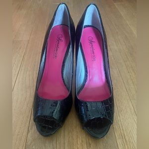 Shoe Dazzle Lyra shoe size 8.5
